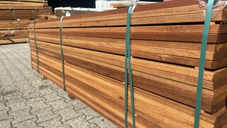Ca. 66x Guyana Teak Planken Geschaafd, 25x90mm, lengte 215cm